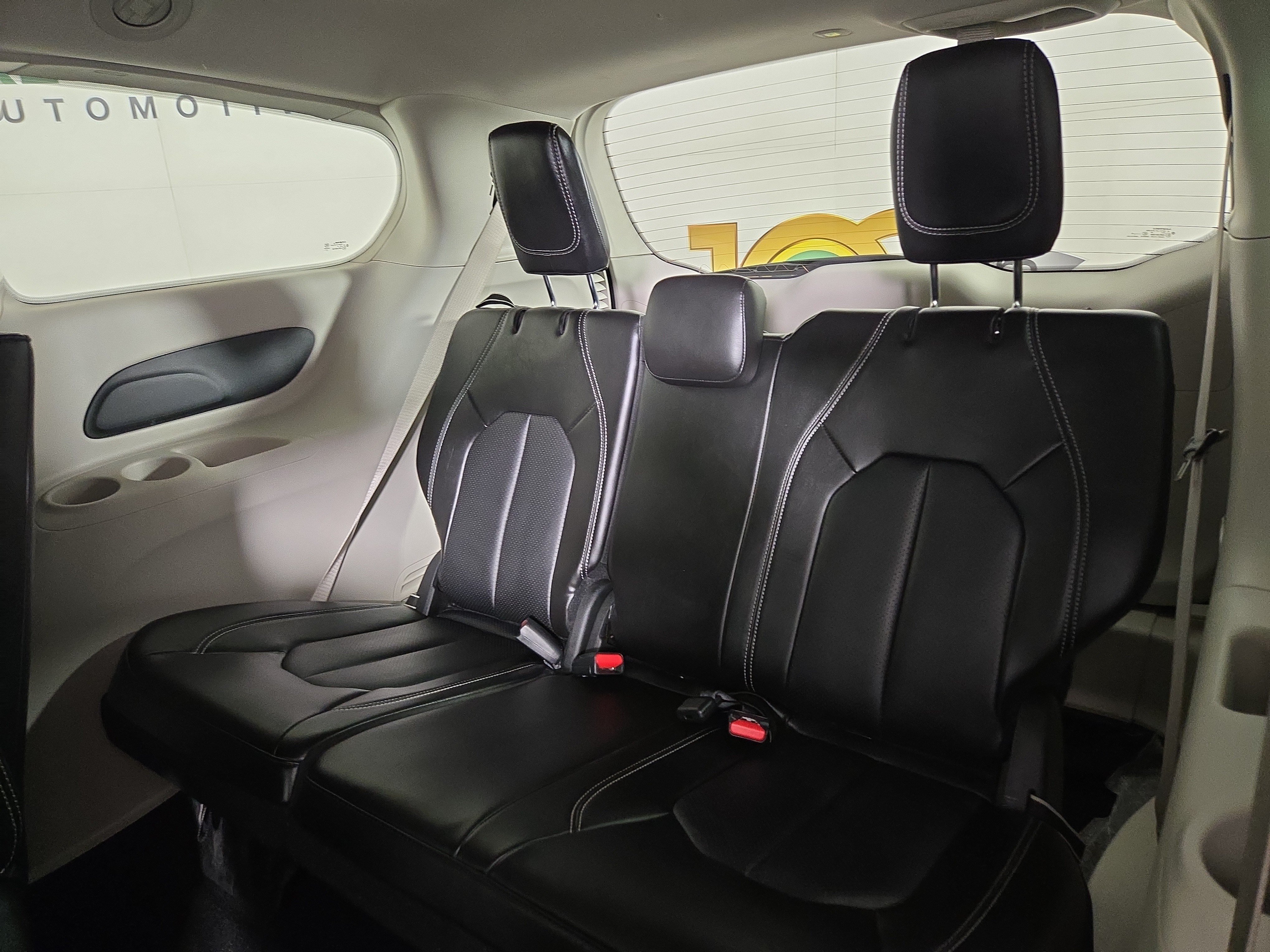 Used 2024 Chrysler Pacifica Limited FWD image 13