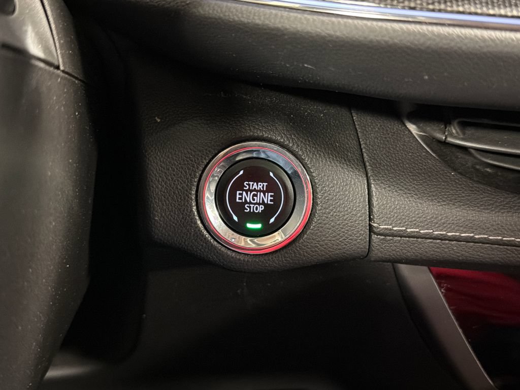 Used 2022 Buick Envision Essence w/ Technology Package I FWD image 39