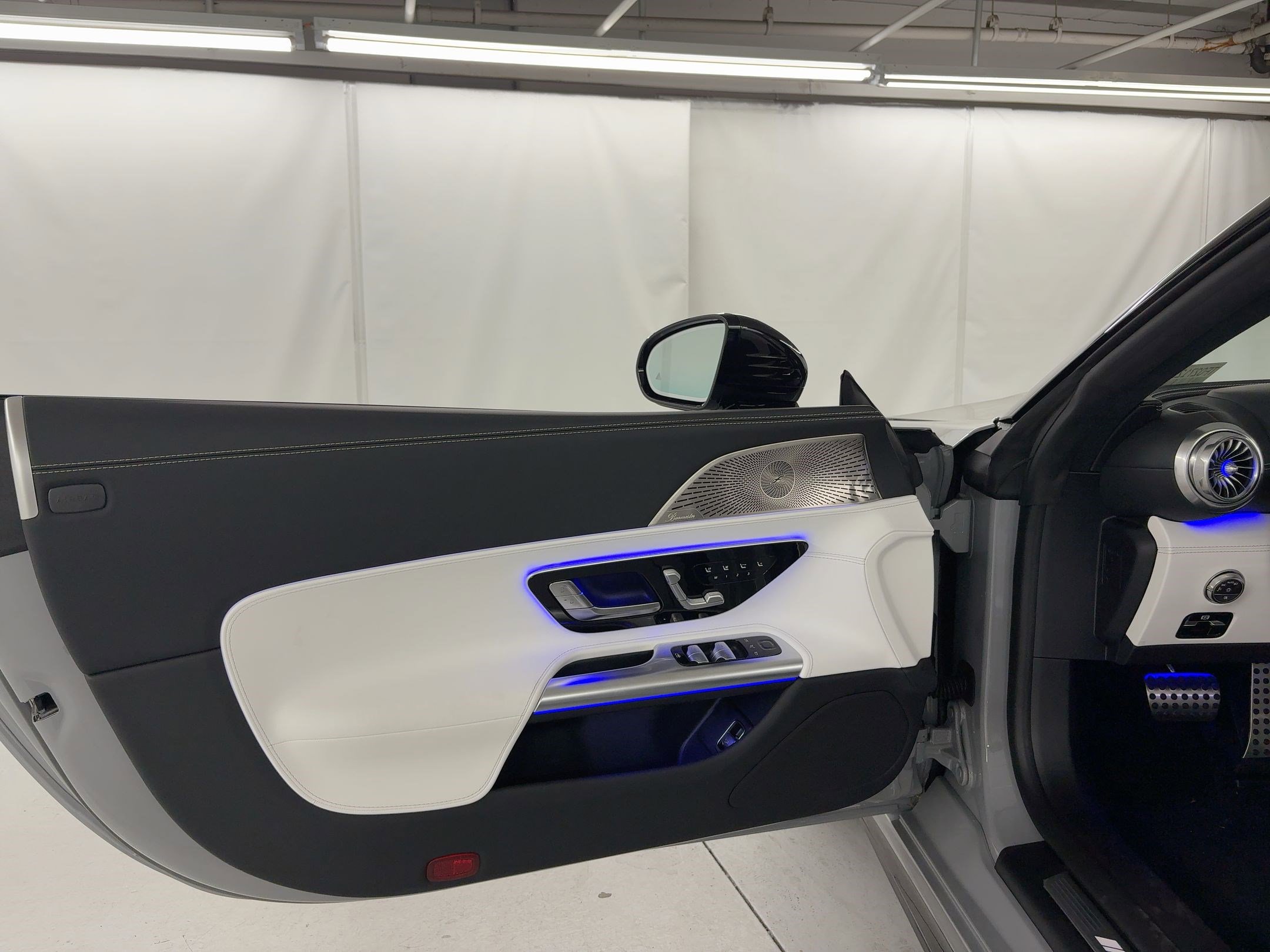 New 2026 Mercedes-Benz SL 63 AMG 4MATIC image 17