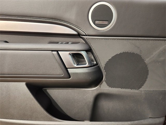 New 2026 Land Rover Discovery Limited Edition image 16