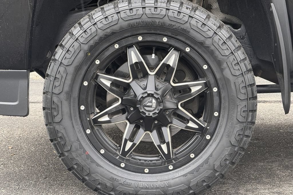 Used 2015 GMC Sierra 2500 Denali w/ Suspension Package, Off-Road AWD/4WD image 25