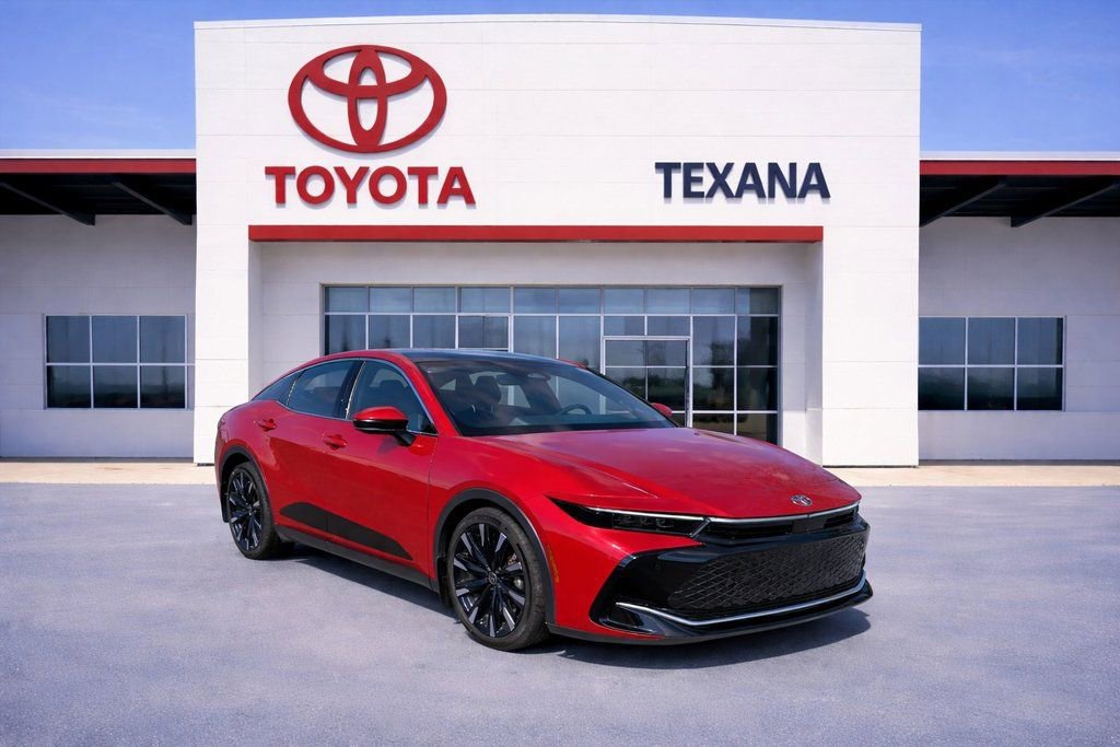 Used 2023 Toyota Crown Platinum image 1