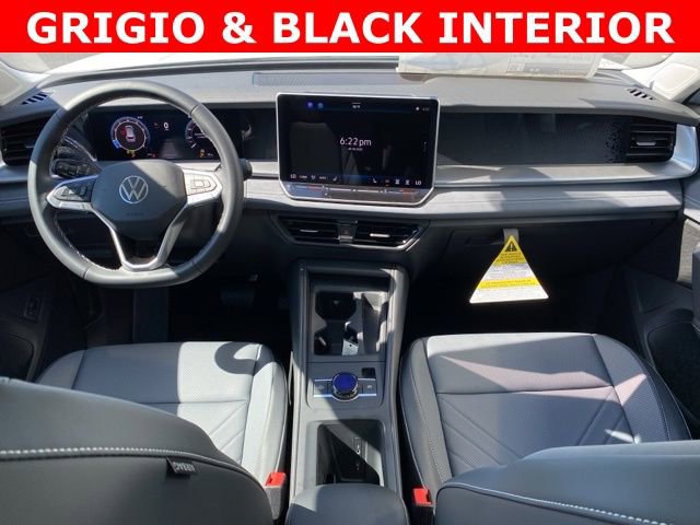 New 2025 Volkswagen Tiguan SE image 2