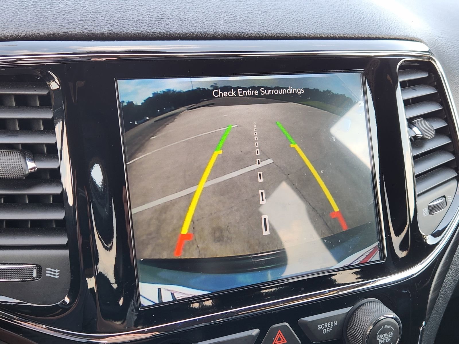 Used 2020 Jeep Grand Cherokee Altitude image 26