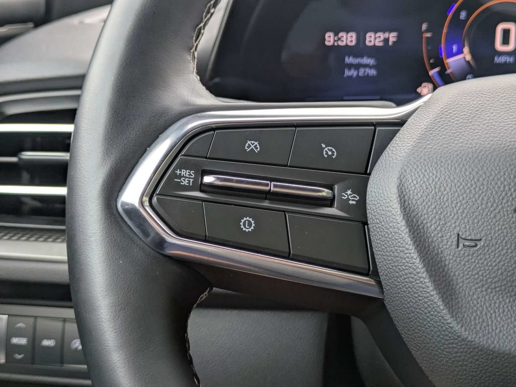 Used 2025 Chevrolet Traverse LT AWD/4WD image 27
