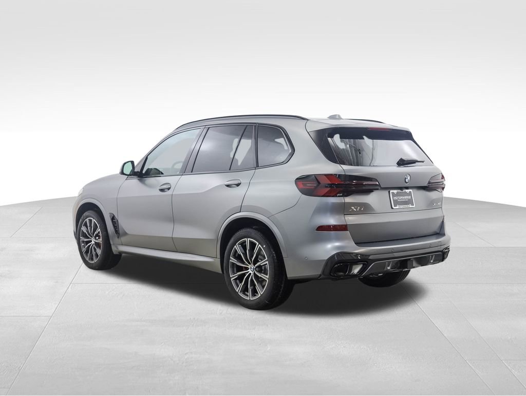 New 2026 BMW X5 xDrive40i w/ Executive Package image 3