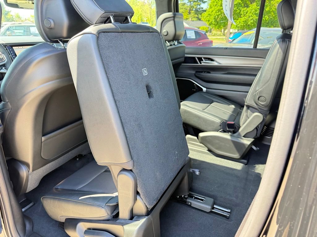 New 2026 Jeep Grand Wagoneer Limited AWD/4WD image 28
