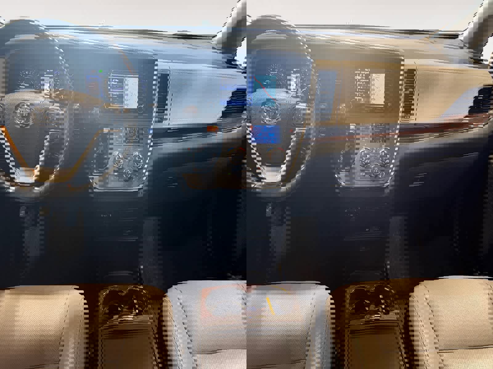 Used 2018 Toyota Sienna Limited Premium image 12