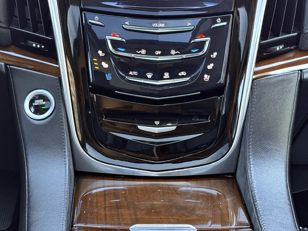 Used 2018 Cadillac Escalade ESV Premium Luxury AWD/4WD image 29
