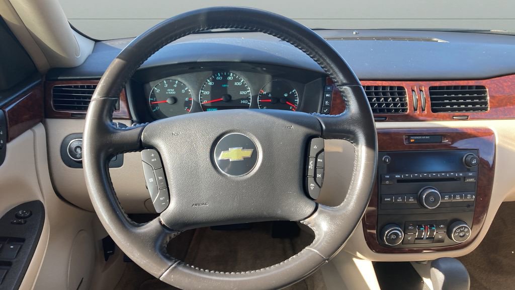Used 2011 Chevrolet Impala LT w/ Luxury Edition Package image 13