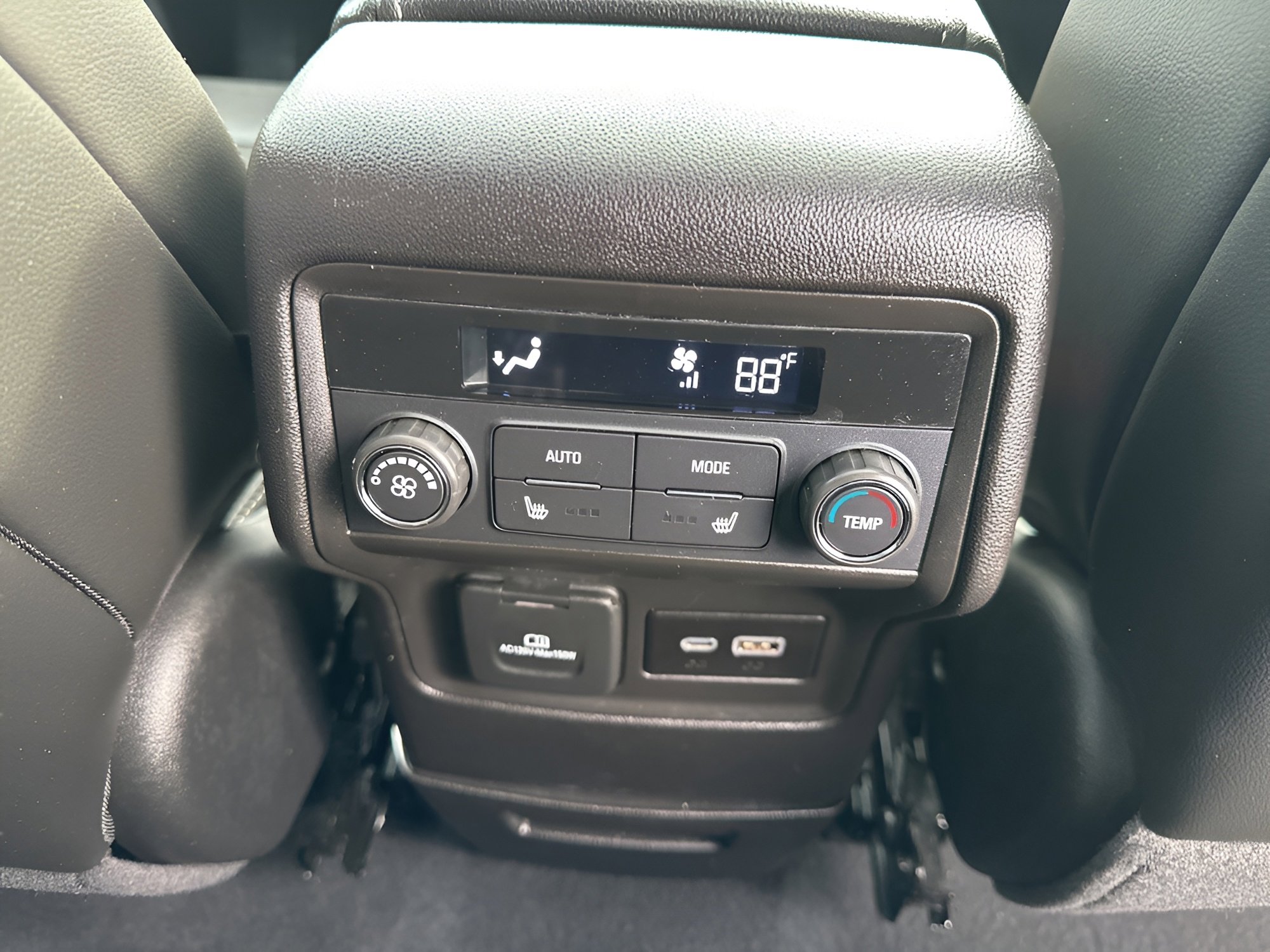 Used 2023 GMC Acadia SLT w/ Technology Package image 28