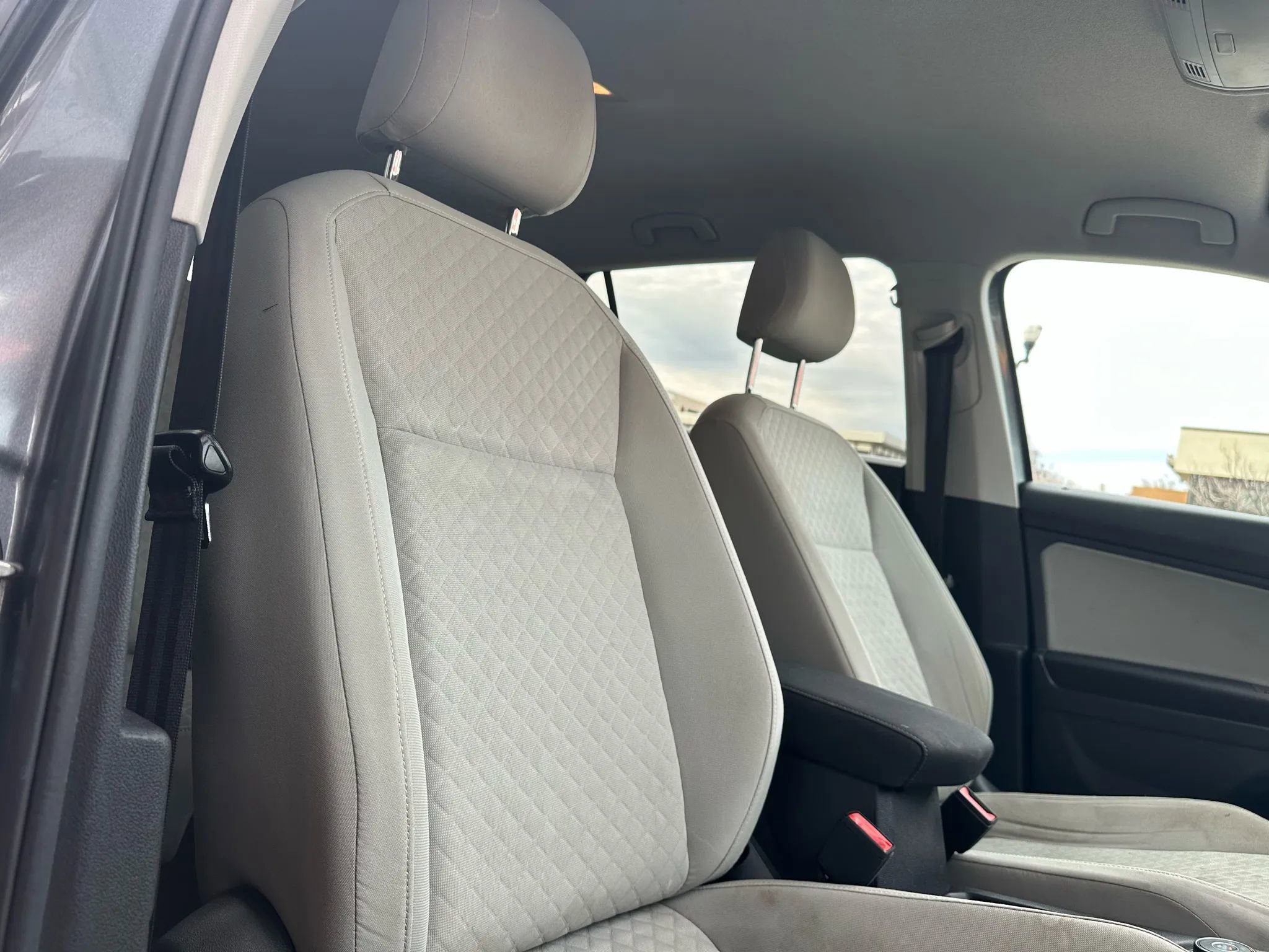 Used 2018 Volkswagen Tiguan S image 13