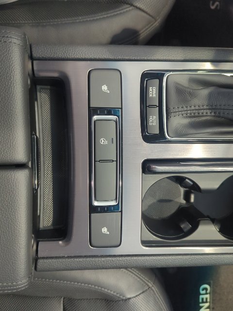 Used 2019 Genesis G80 3.8 AWD/4WD image 16