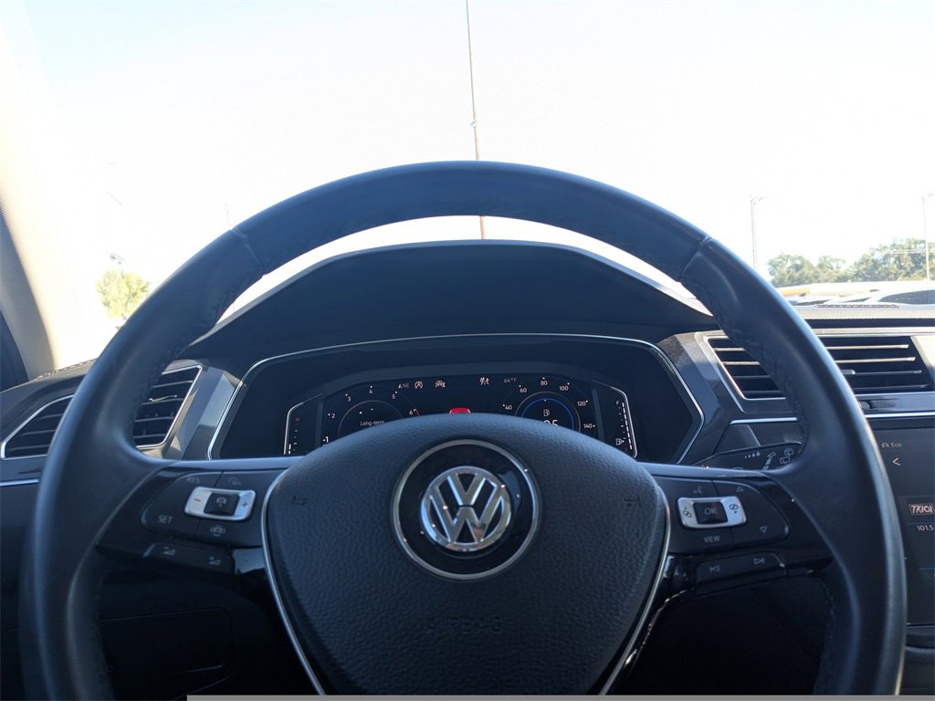 Used 2020 Volkswagen Tiguan SEL image 24