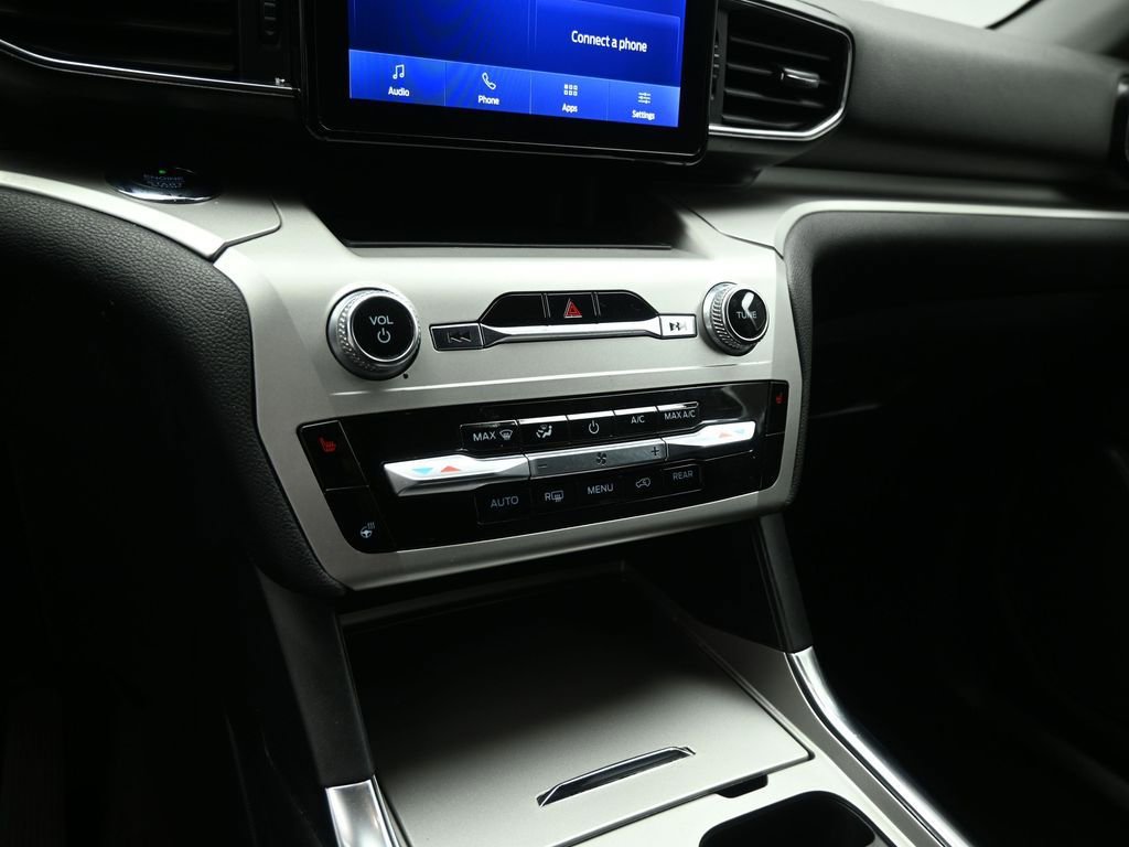 Certified 2021 Ford Explorer XLT image 15