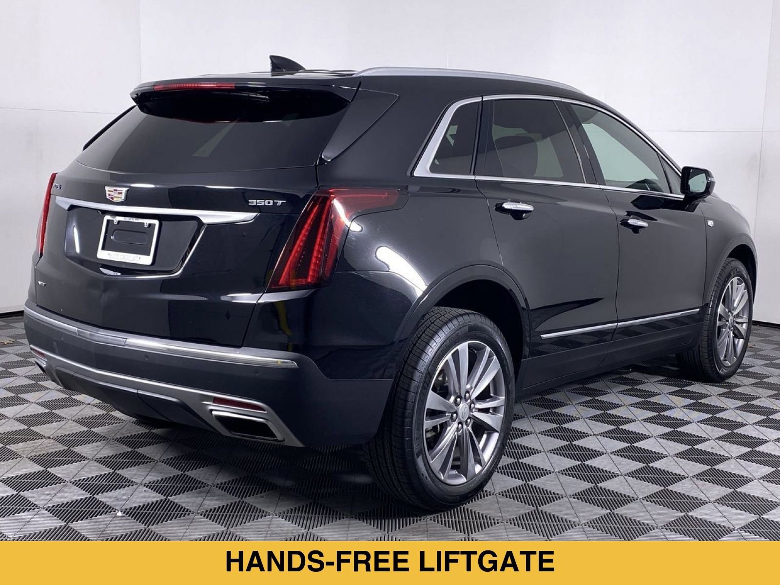Certified 2023 Cadillac XT5 Premium Luxury AWD/4WD image 40