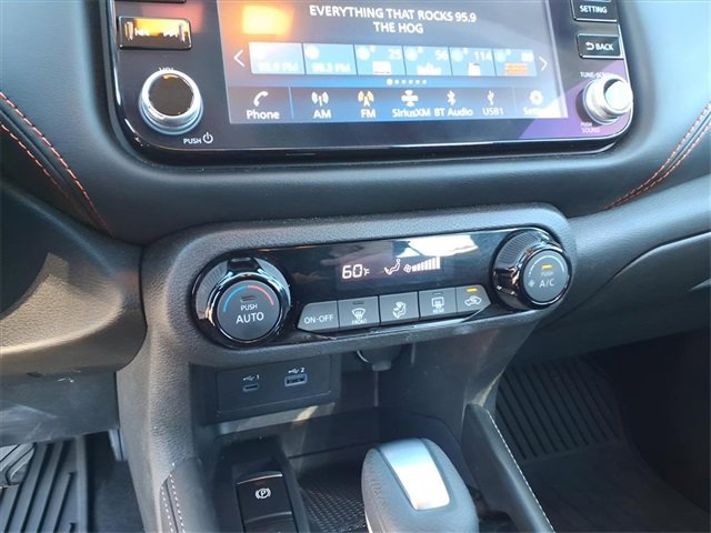 Used 2023 Nissan Kicks SR image 16