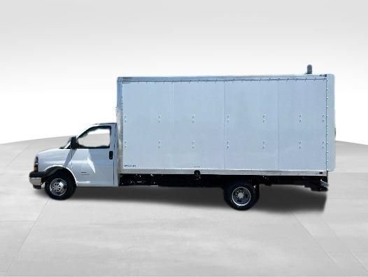 New 2025 Chevrolet Express 4500 Extended w/ Power Convenience Package RWD image 7