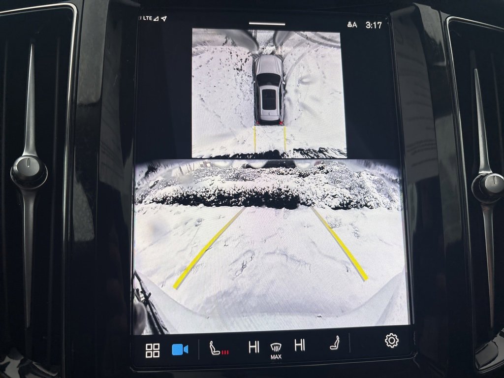 Certified 2024 Volvo XC60 B5 Plus image 28