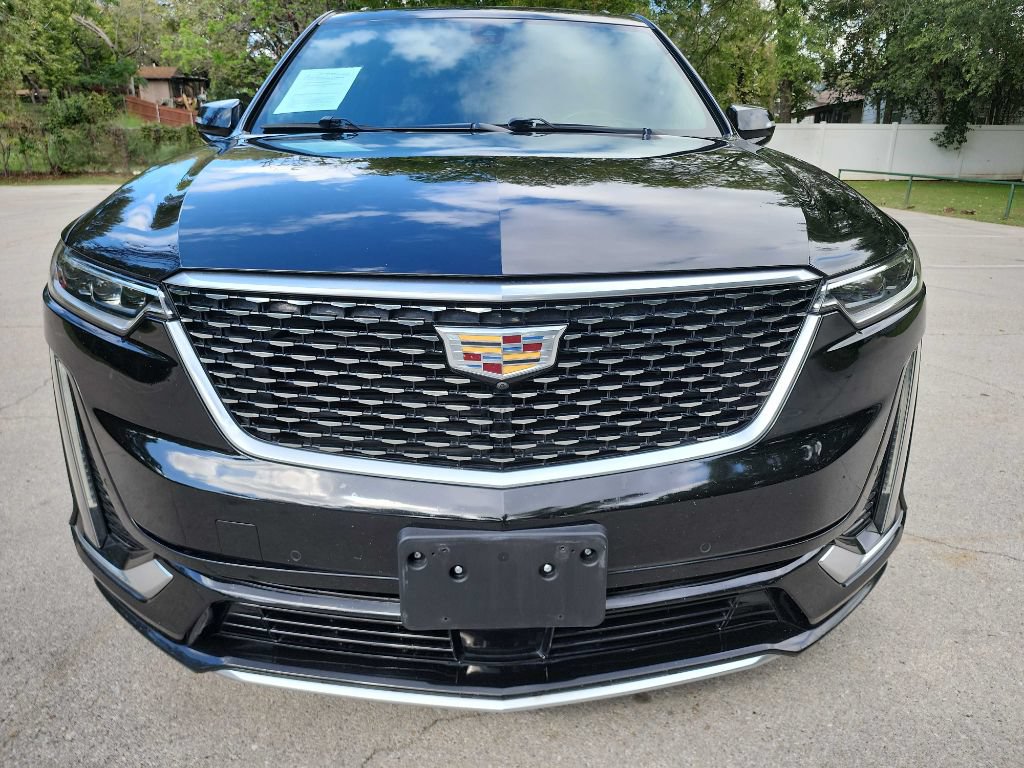 Used 2020 Cadillac XT6 Premium Luxury FWD image 3