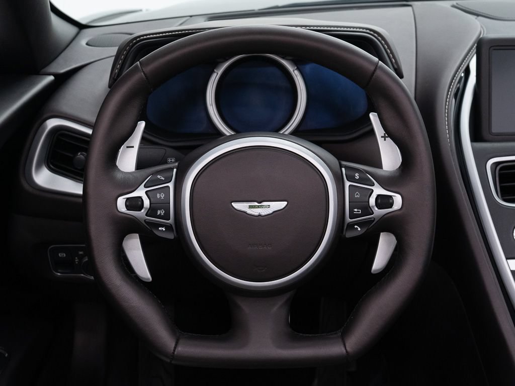 Used 2023 Aston Martin DB11 Volante RWD image 32
