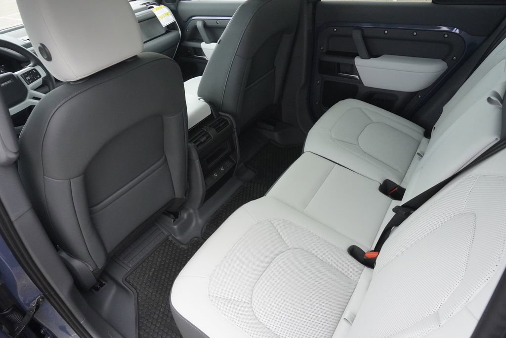 New 2025 Land Rover Defender 110 S image 29