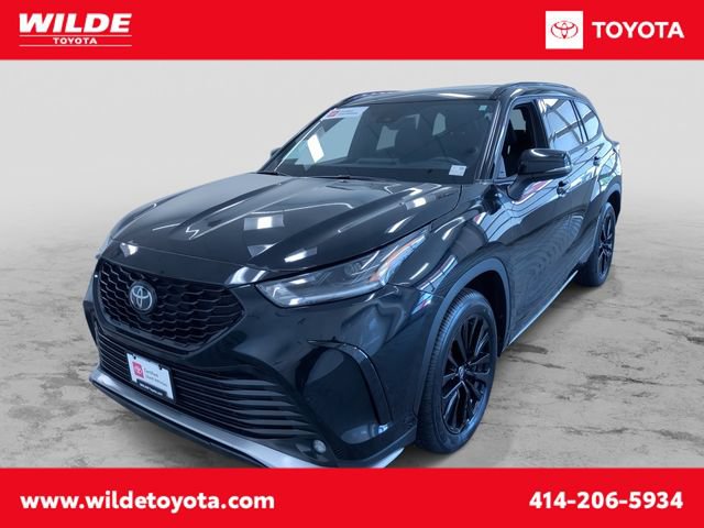 Certified 2025 Toyota Highlander XSE AWD/4WD image 1