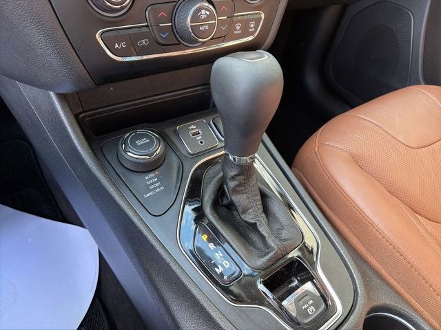 Used 2019 Jeep Cherokee Overland w/ Technology Group image 26