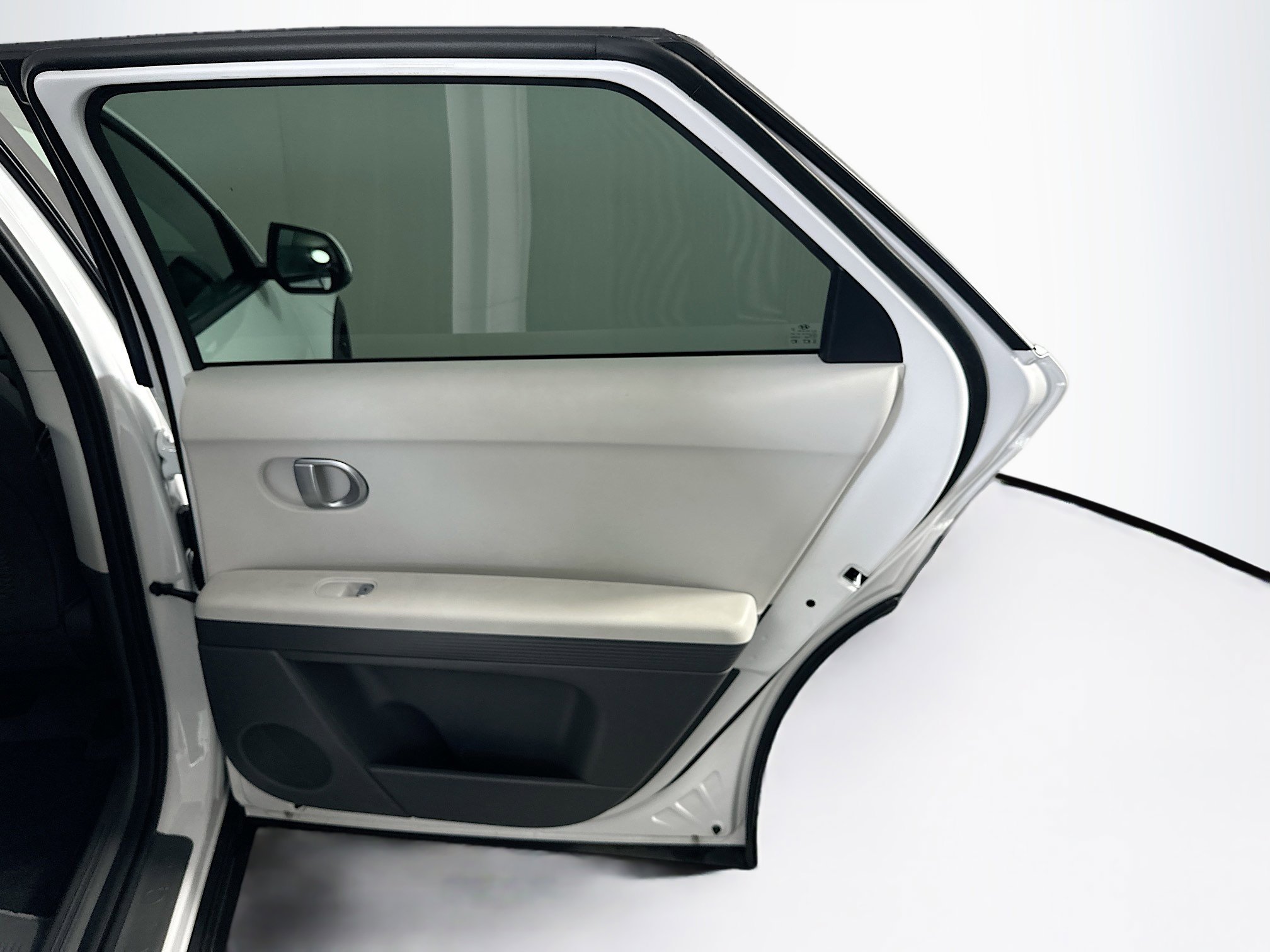 Used 2024 Hyundai Ioniq 5 SEL RWD image 31