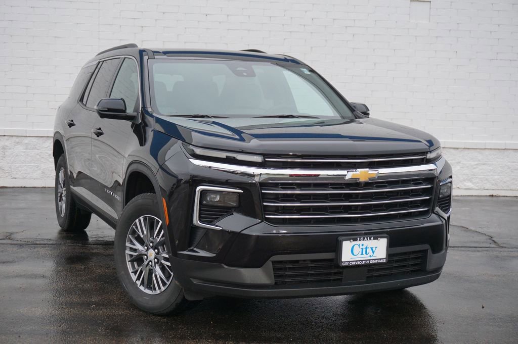 Used 2025 Chevrolet Traverse LT w/ Driver Confidence Package FWD image 4