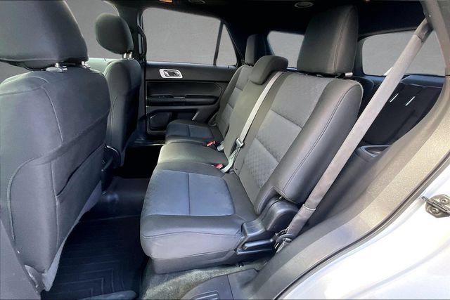 Used 2014 Ford Explorer XLT w/ Equipment Group 201A AWD/4WD image 22