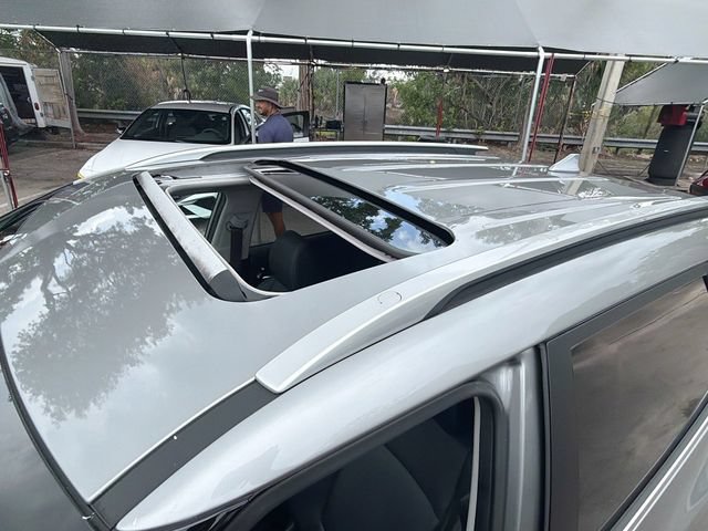 Used 2025 Kia Seltos EX w/ EX Sunroof Package FWD image 21