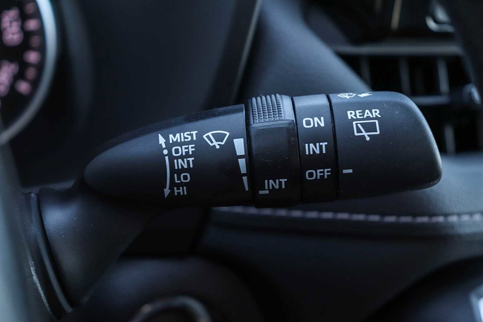 Used 2022 Toyota RAV4 XLE image 31