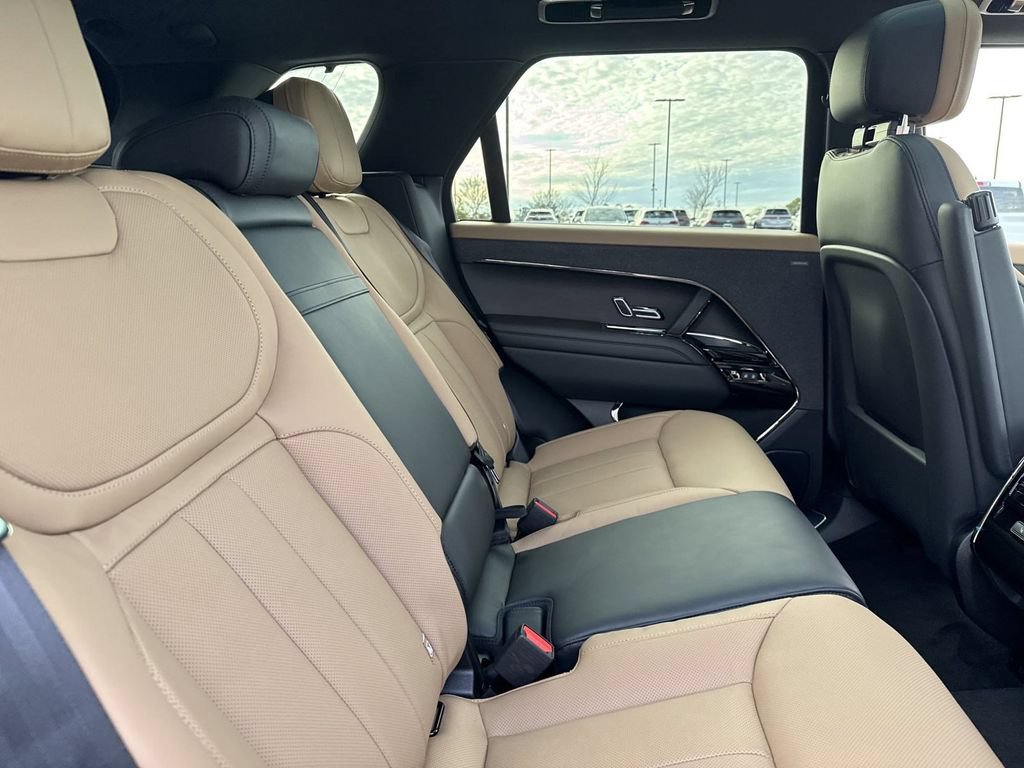New 2025 Land Rover Range Rover Sport Dynamic SE AWD/4WD image 23