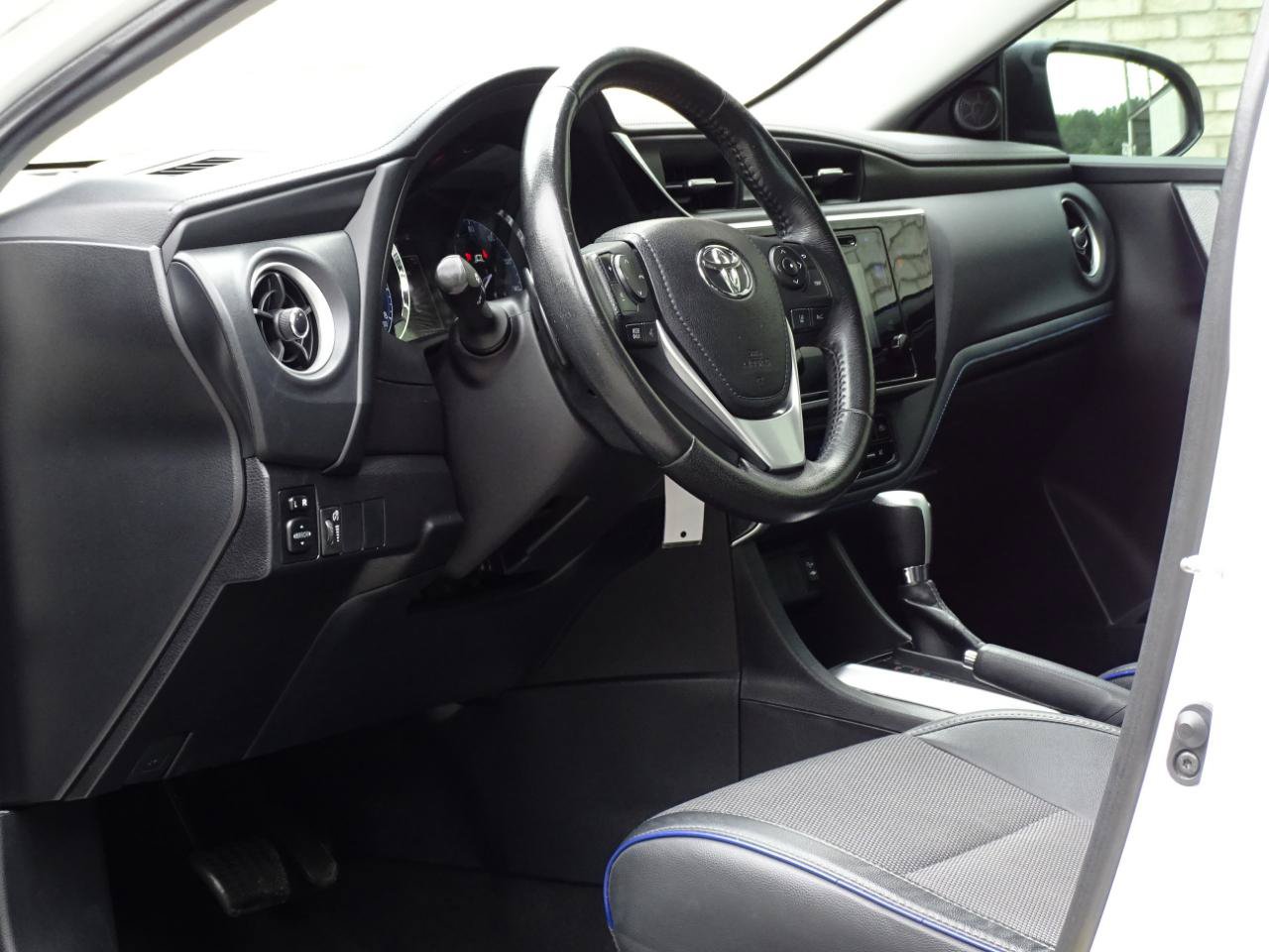 Used 2019 Toyota Corolla SE FWD image 12