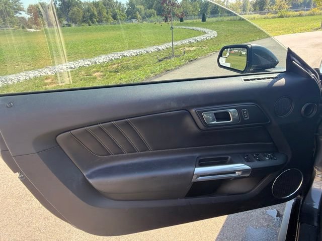 Used 2018 Ford Mustang Premium RWD image 19