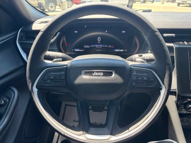 Used 2024 Jeep Grand Cherokee L Laredo AWD/4WD image 10