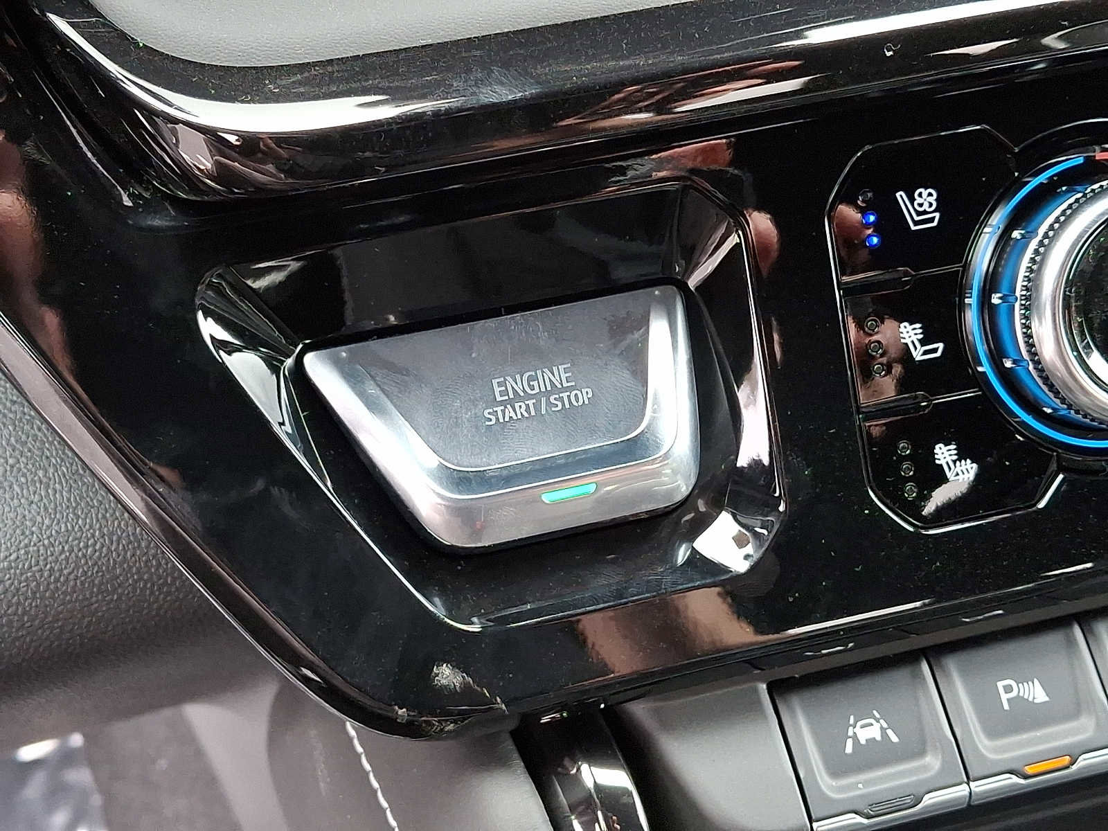 New 2026 GMC Sierra 1500 AT4X image 17