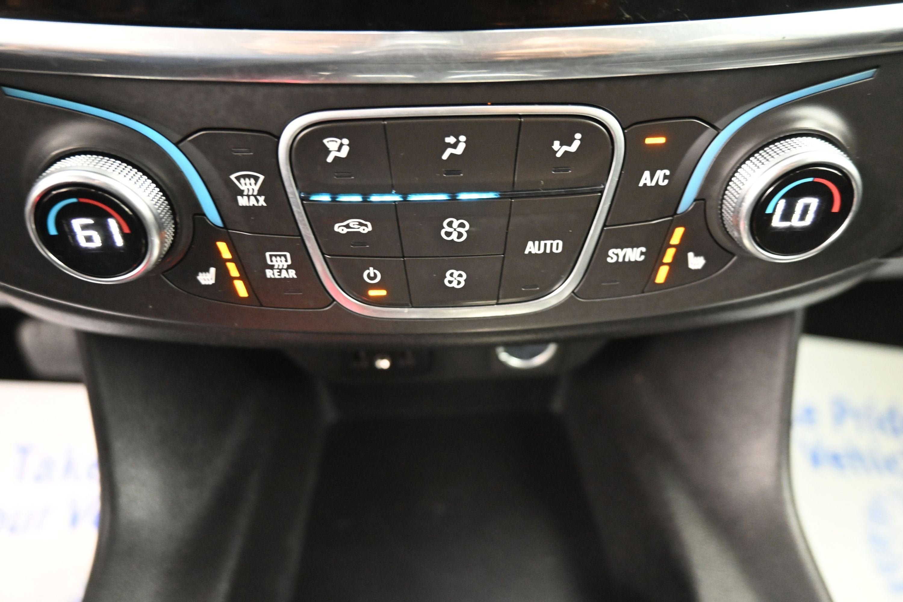Used 2020 Chevrolet Traverse LT AWD/4WD image 16