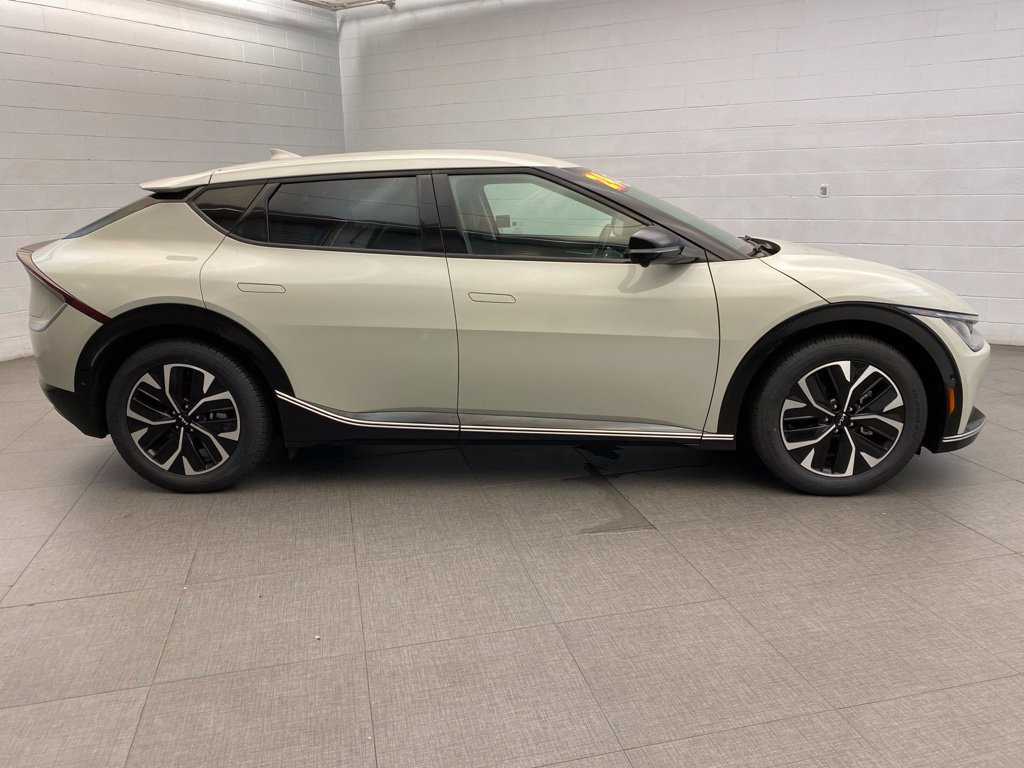 Used 2024 Kia EV6 Wind w/ Wind Technology Package RWD image 7