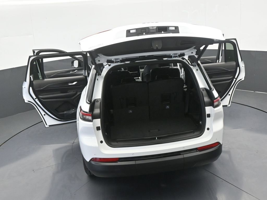 Used 2025 Jeep Grand Cherokee L Laredo image 59