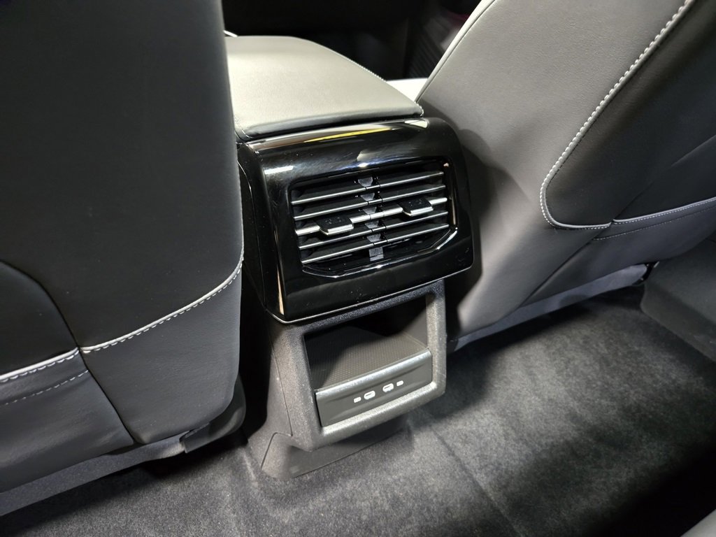 Used 2023 Volkswagen ID.4 Pro S image 31