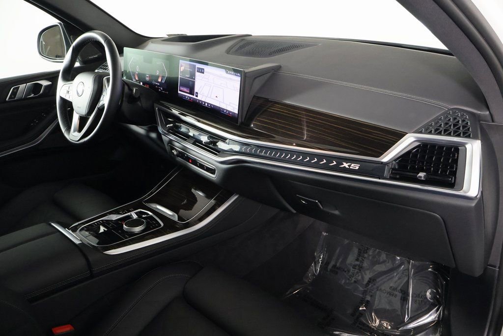 Used 2026 BMW X5 sDrive40i w/ Premium Package image 9