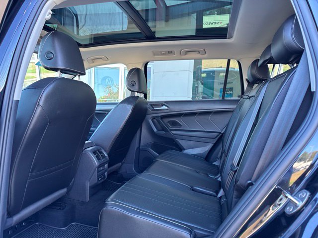 Certified 2022 Volkswagen Tiguan SE w/ Panoramic Sunroof Package AWD/4WD image 21