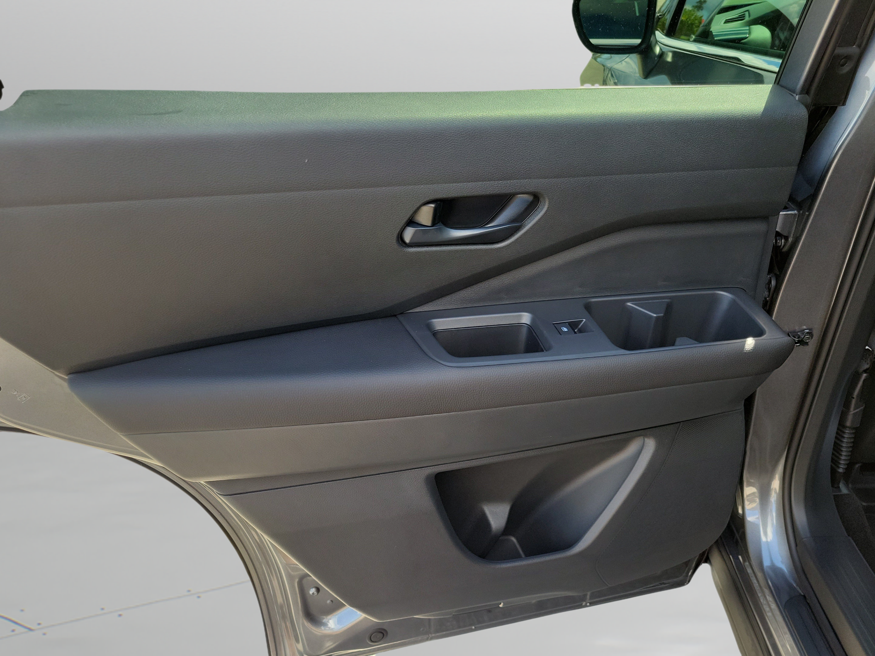 New 2026 Nissan Pathfinder SV w/ Cargo Package FWD image 9