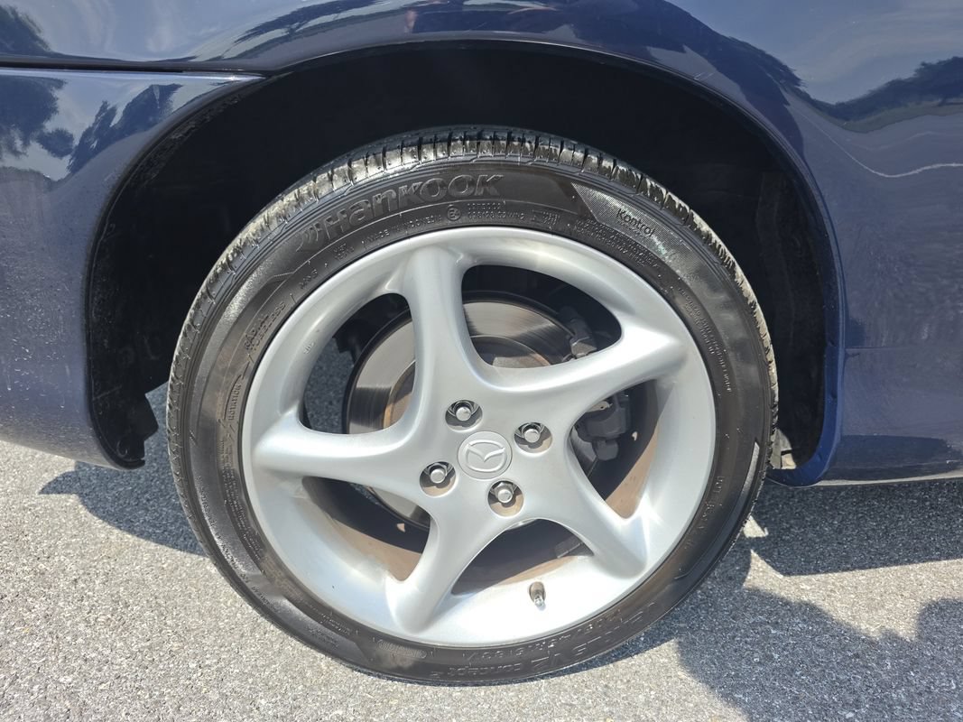 Used 2001 MAZDA MX-5 Miata RWD image 27