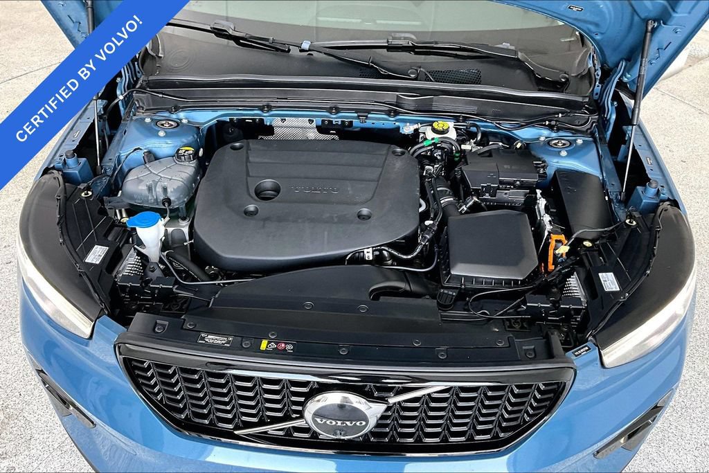 Certified 2024 Volvo XC40 B5 Plus w/ Protection Package Premier AWD/4WD image 11