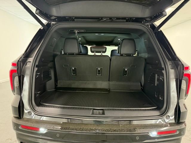 Used 2024 Chevrolet Traverse RS AWD/4WD image 8