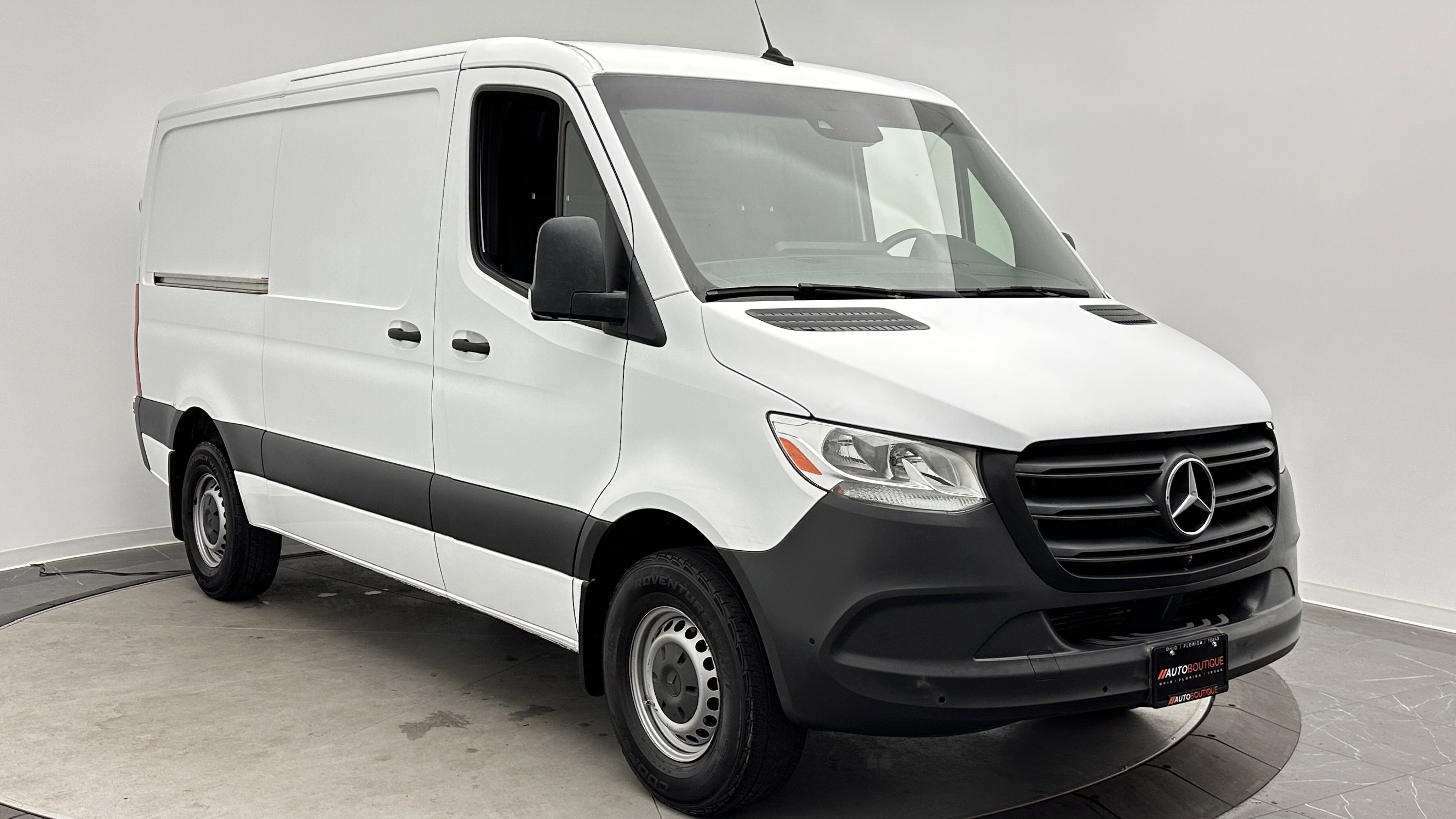 Used 2022 Mercedes-Benz Sprinter 1500 image 3