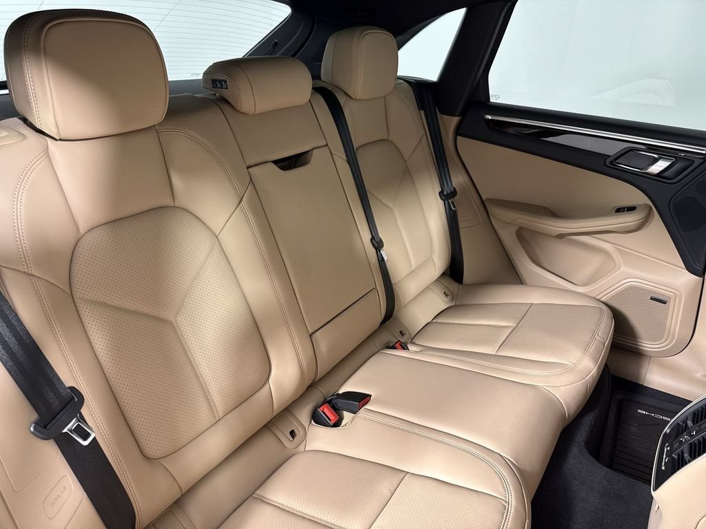 New 2026 Porsche Macan AWD/4WD image 22